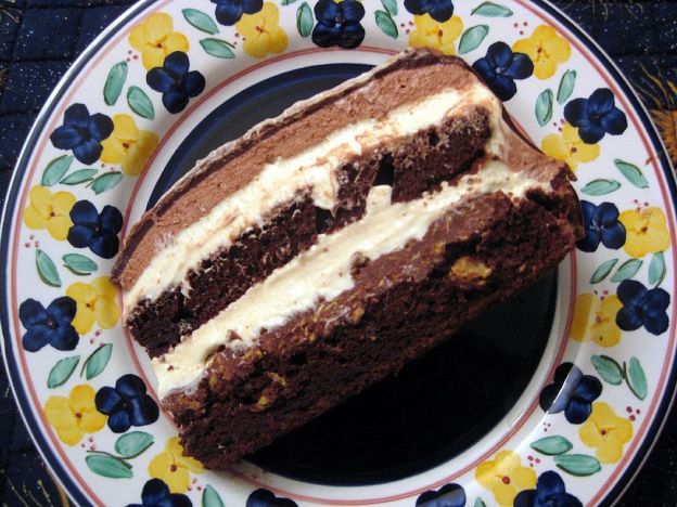 La preparazione del pan di Spagna al cioccolato