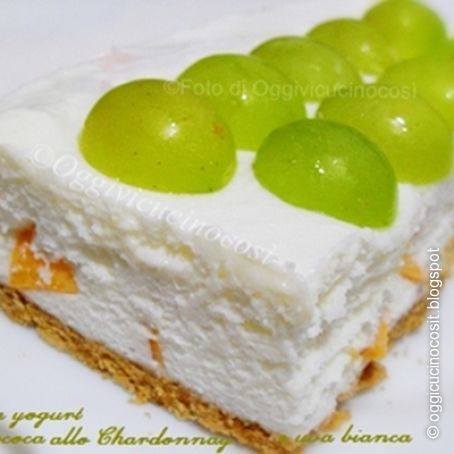 Torta Fredda Allo Yogurt Con Pesche Percoche Allo Chardonnay E Uva Bianca